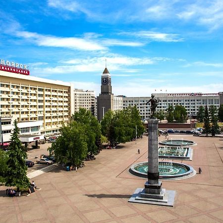 Hotel Krasnoyarsk Esterno foto